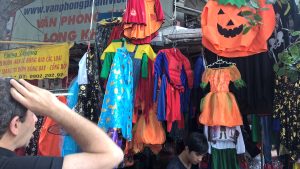 đồ hóa trang Halloween giá rẻ