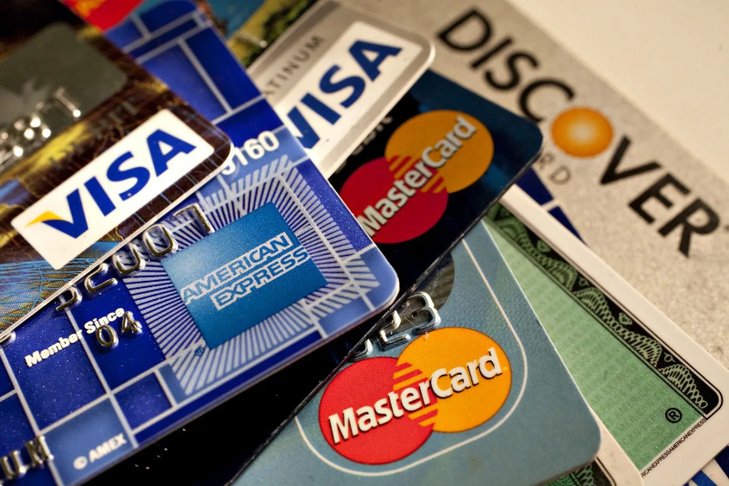 Bạn cần có thẻ thẻ Visa hoặc MasterCard để thanh toán quốc tế